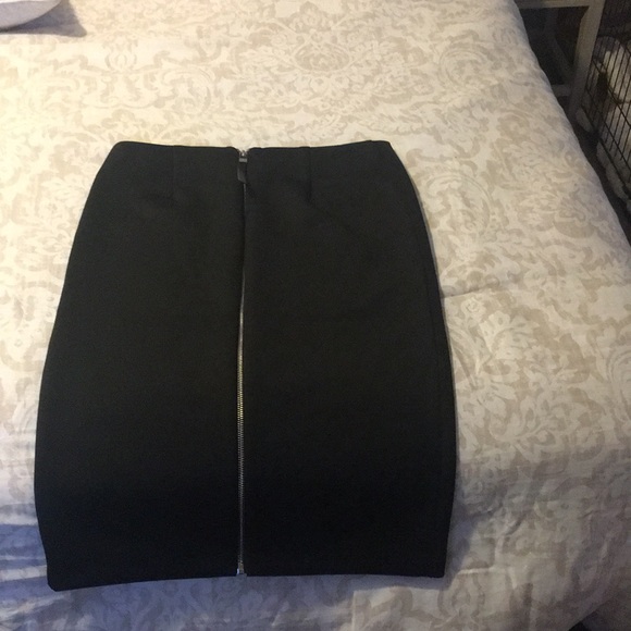 Vince camuto pencil skirt NWOT - Picture 4 of 7